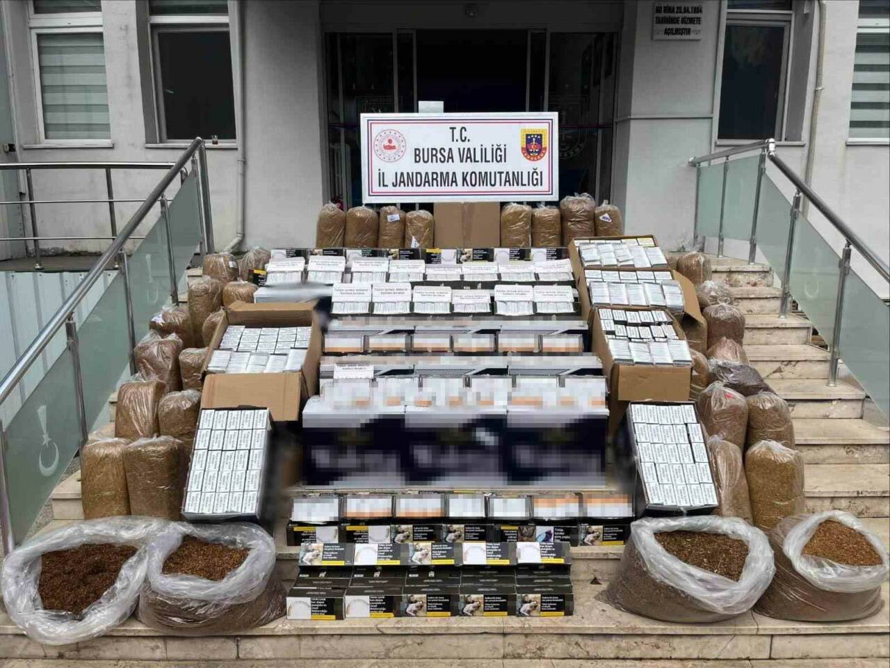 Bursa’da operasyon! 205 bin adedi ele geçirildi 1 bursada operasyonu 205 bin adedi ele gecirildi 7dc50718a6f3