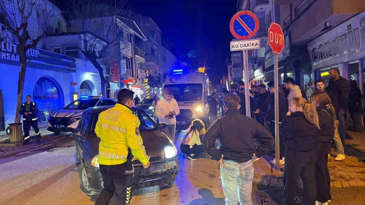Bursa'da otomobil ile motosiklet çarpıştı 1 bursada otomobil ile motosiklet carpisti a7eadbfb2c6f