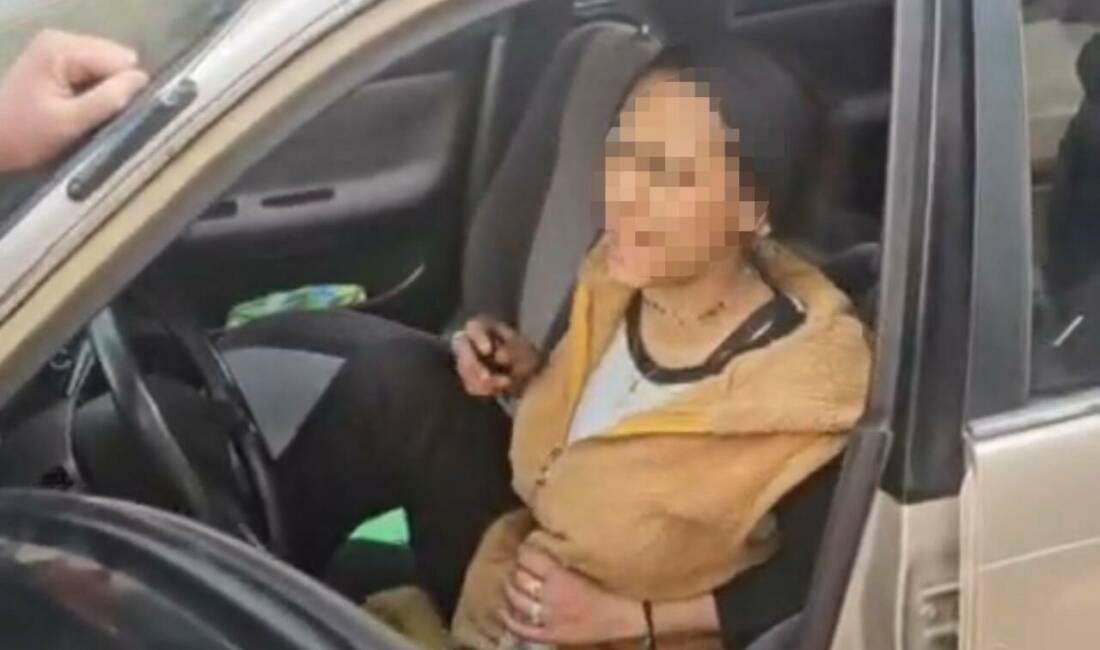 Bursa’da pes dedirten hırsızlık girişimi! Bursa’nın Orhangazi ilçesinde bir otomobile girerek aracı çalmak isteyen kadın,
