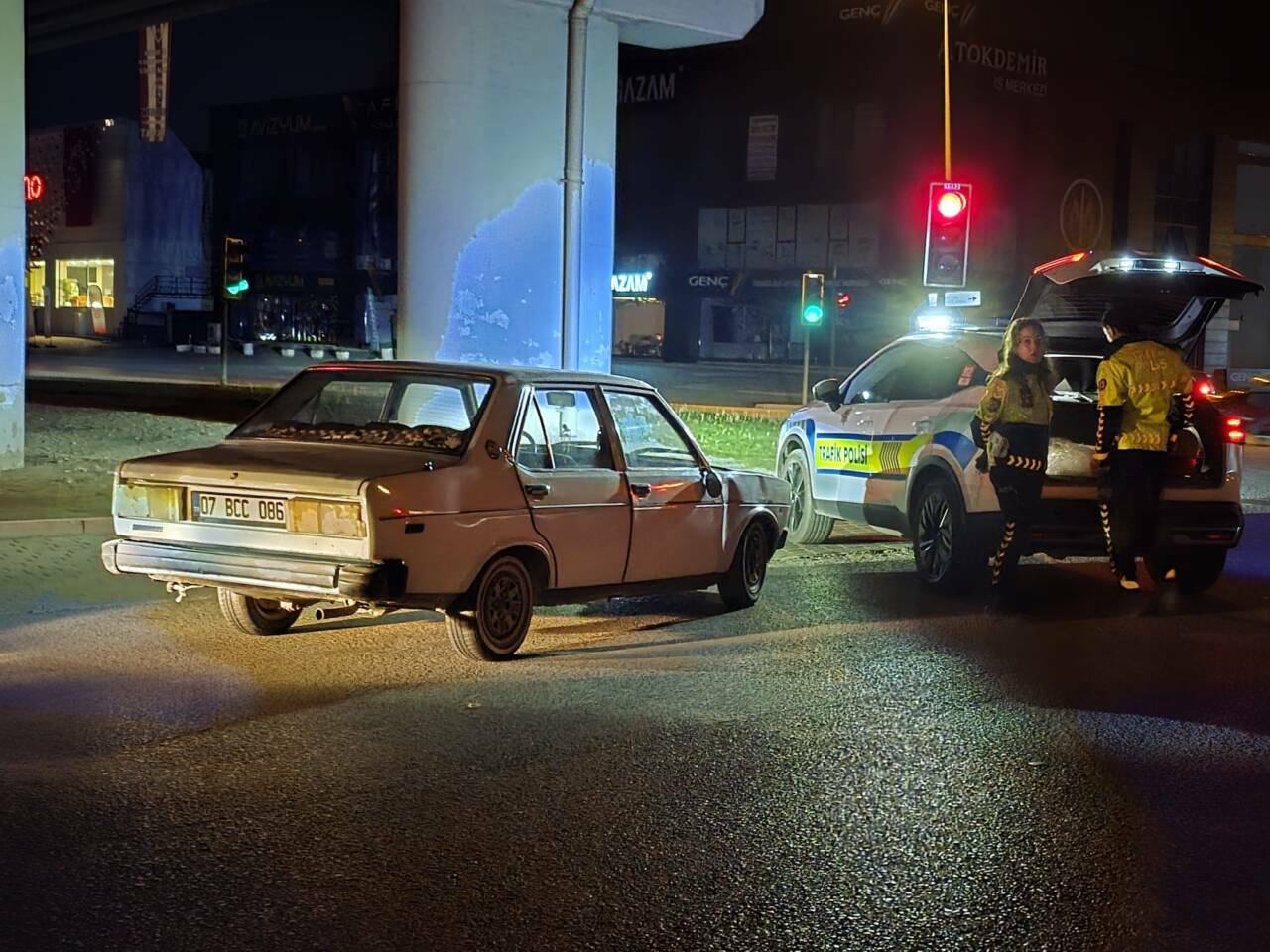 bursada polisin dur ihtarina uymayan alkollu aday surucuye 400 bin tl ceza takip ani kamerada 45634c3a6973