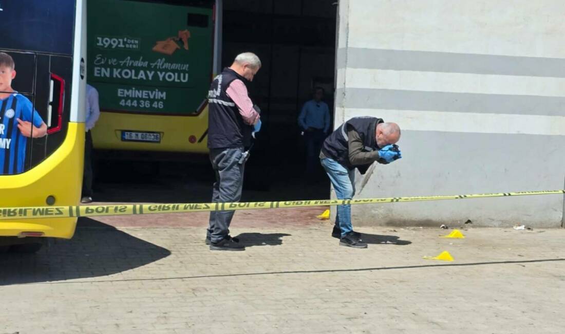 Bursa'nın İnegöl ilçesinde Ahmet D. (51), aracını tamir için getirdiği