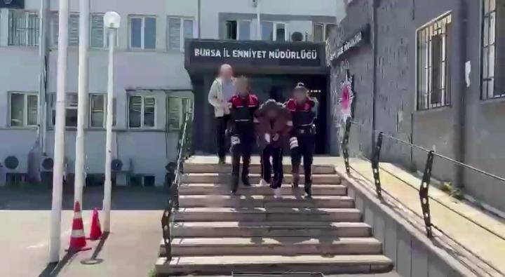 bursada tiktok canli yayini kanli bitti genc kadin yuzunden bicaklandi 9c4a967a8c6b