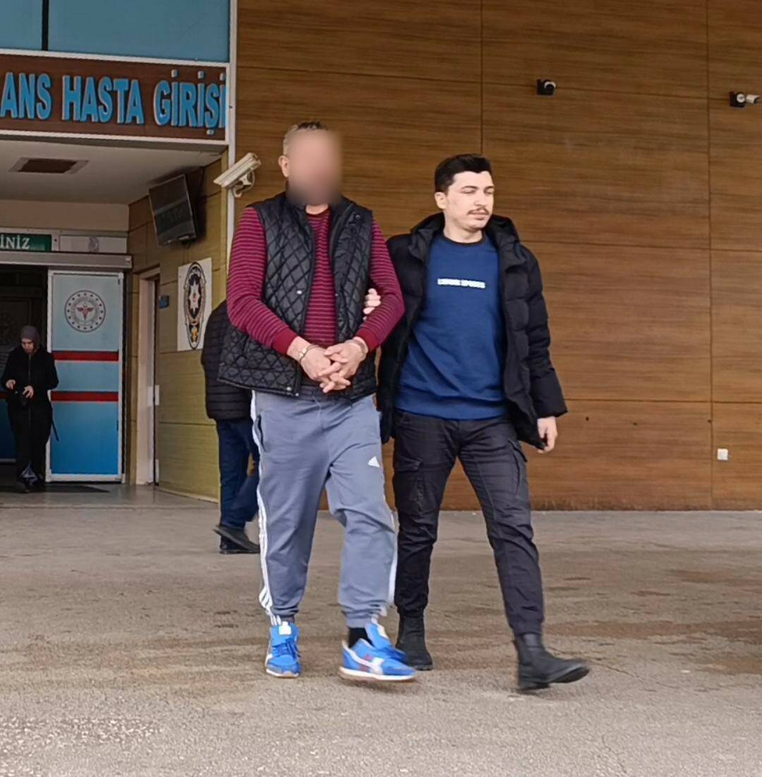 Bursa'da uyuşturucu taciri tutuklandı 2 bursada uyusturucu taciri tutuklandi 036d20e1f846