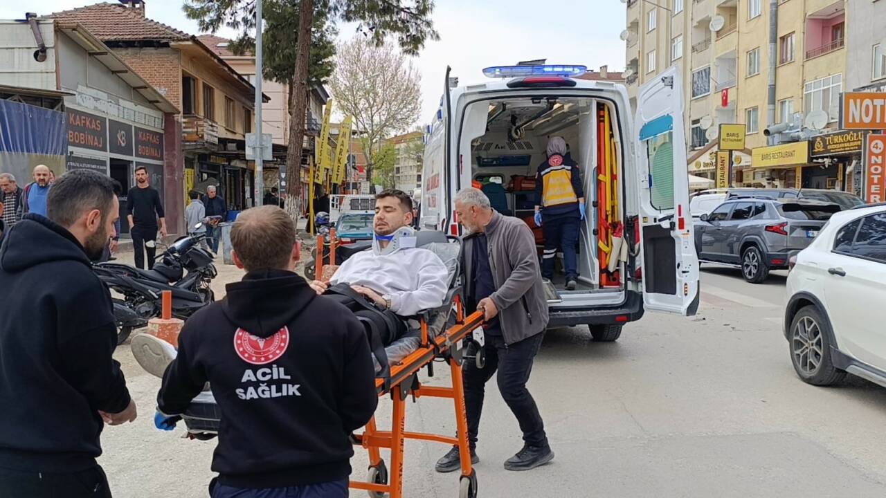 Bursa’da yola aniden çıkan araç kazaya neden oldu 5 bursada yola aniden cikan arac kazaya yol acti b308289619b9