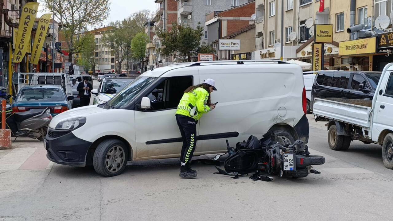 bursada yola aniden cikan arac kazaya yol acti b3471d946c33