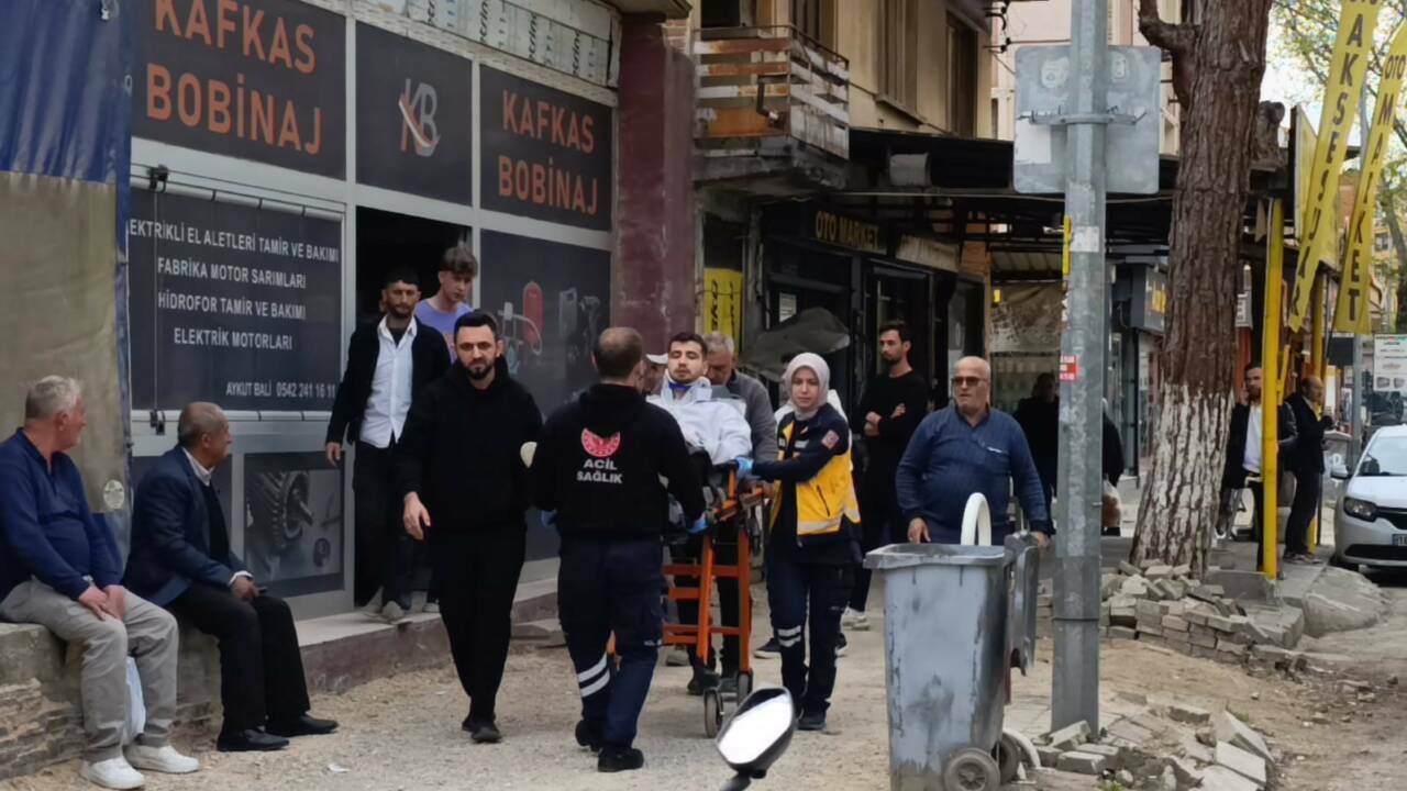 bursada yola aniden cikan arac kazaya yol acti bb00b64f259c