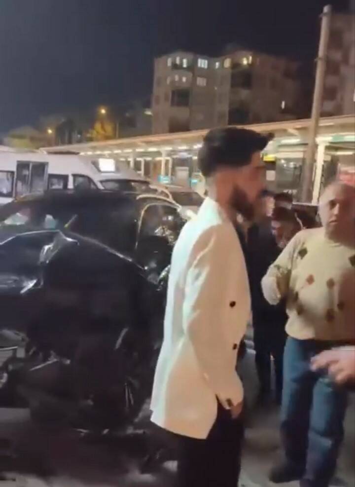 bursada zincirleme kaza 3 arac hurdaya dondu ad1040228696