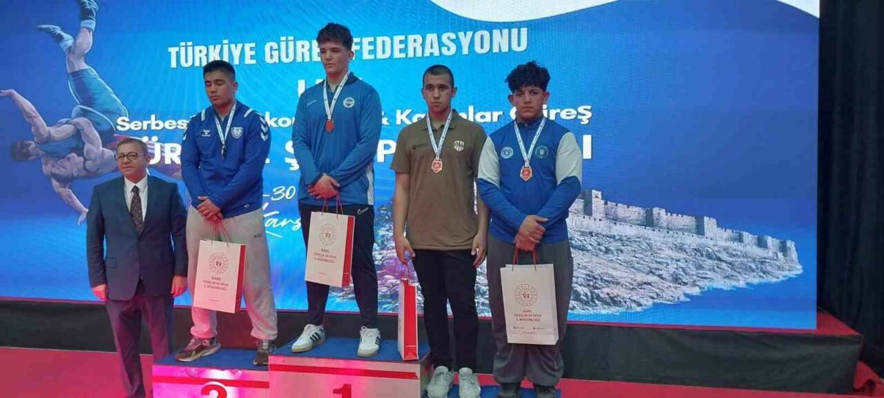 Bursalı sporcular madalyaları taktı 1 bursali sporcular madalyalari takti f91c2294fa3c