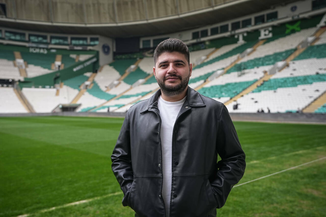 Bursaspor'da görsel şova geri sayım! 40 bin kartonluk koreografi... 2 bursasporda gorsel sova geri sayim 40 bin kartonluk koreografi a7c5d568184f