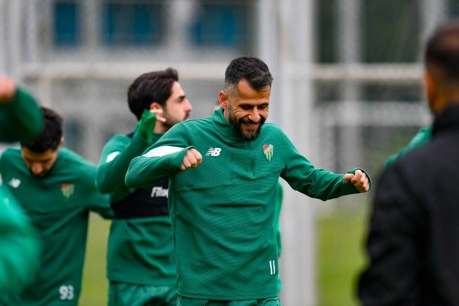 Bursaspor’da şampiyonluk maçı hazırlıkları başladı 2 bursasporda sampiyonluk maci hazirliklari basladi 52ec3e0093ef