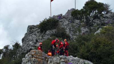 Gürsu Arama Kurtarma (GÜRAK) ve Arama Kurtarma Derneği (AKUT) ekipleri,