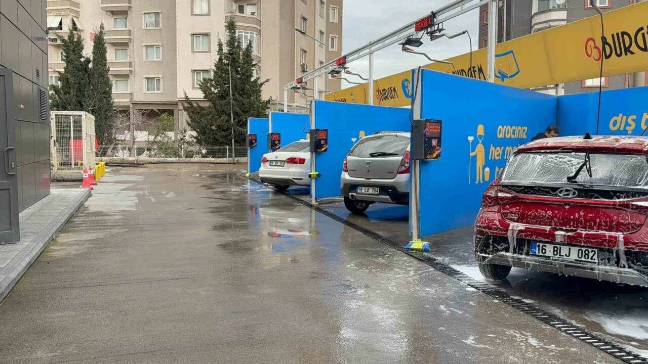 Bursa’ya çamur yağdı 1 bursaya camur yagdi 05fb3e2c82c5