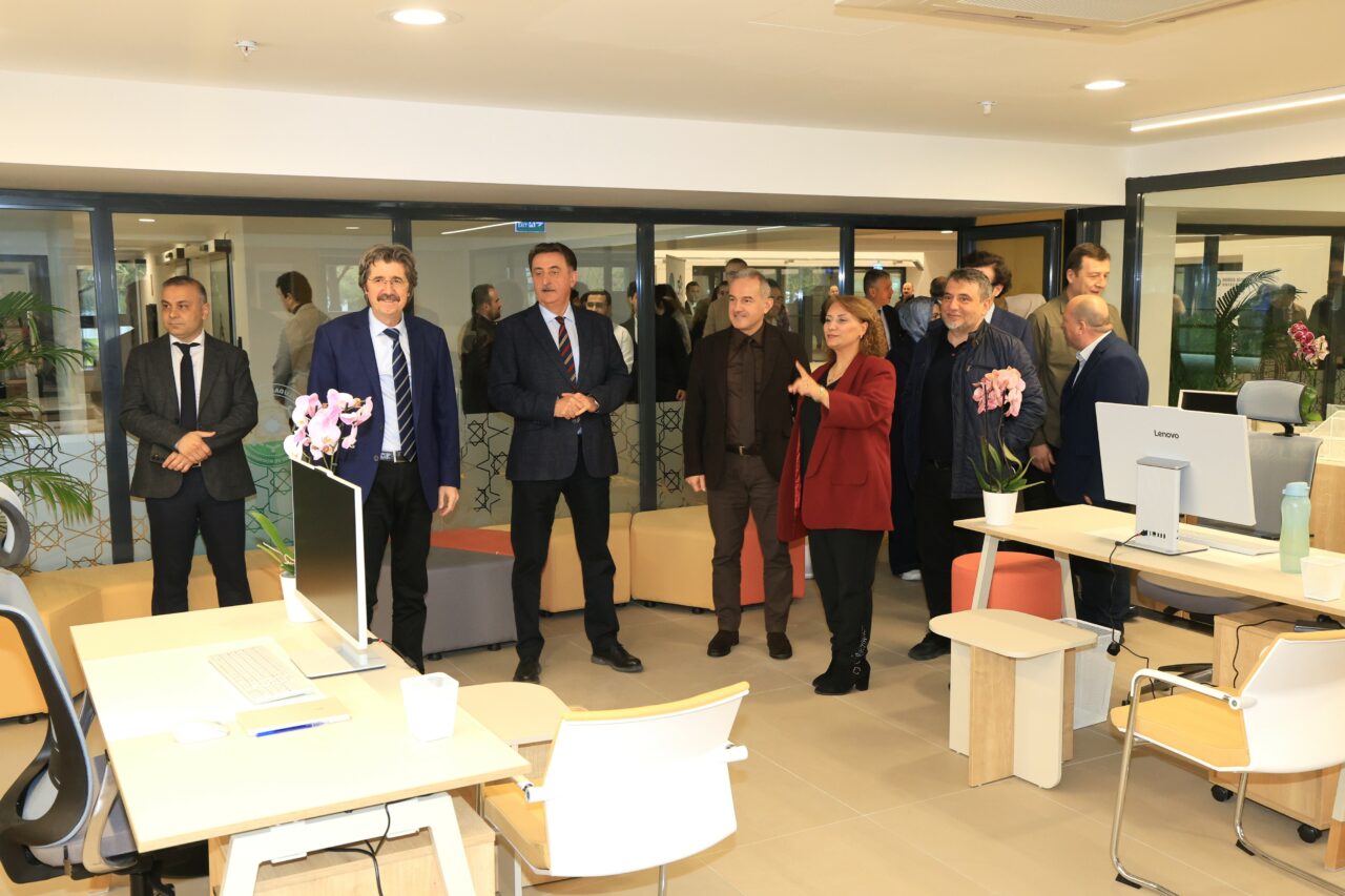 Bursa Uludağ Üniversitesi'ne yeni ofis 4 buu0699