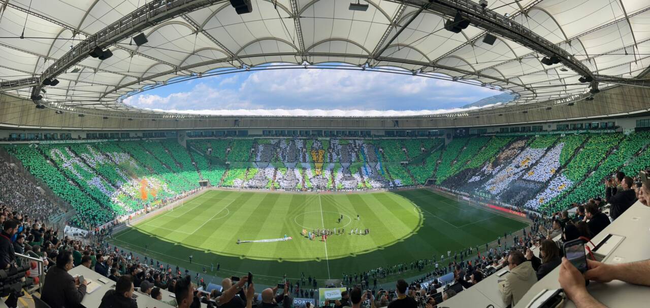 Bursaspor maçında tüyleri diken diken eden koreografi 6 c3aea755 5d32 4bf2 87ae 2be2ae7810b3