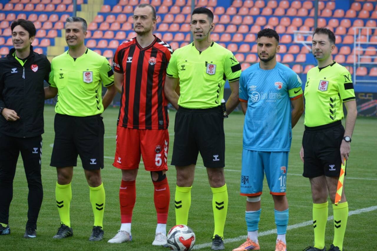 Bursaspor'un şampiyonluk maçının hakemi belli oldu 2 cafc9a69 70d3 4ca8 a818 036ca145aef5