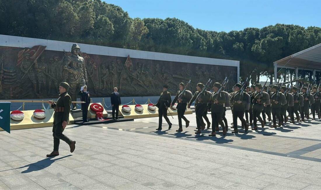 Çanakkale Kara Savaşları’nın 111’inci yıl dönümü Çanakkale Kara Savaşları'nın 111'inci yıl dönümünde şehitler ve hayatını kaybeden