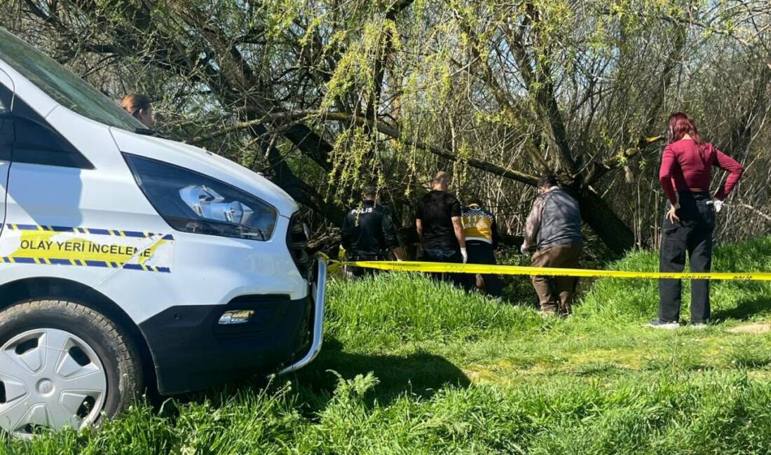 Çay kenarında ölü bulundu Kütahya’nın Tavşanlı ilesinde Kadir Dönmez (39), Adranos Çayı kenarındaki ağaçlık