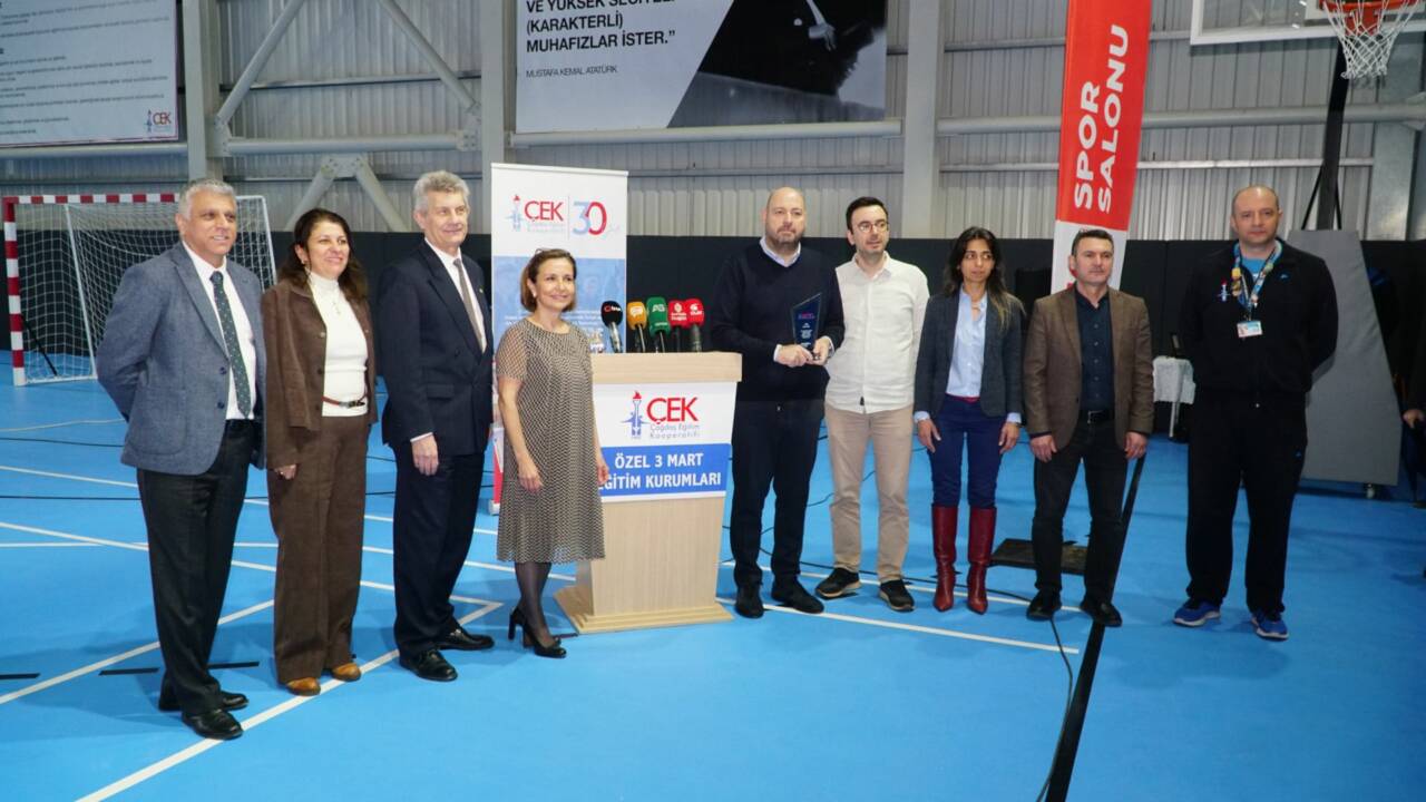 Bursa'nın dev firması Uludağ İçecek'ten ÇEK'e anlamlı bağış 8 ce50c9c5 db80 47b3 9891 861b441d103c