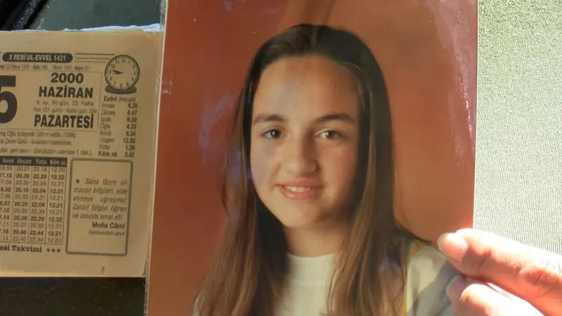 26 yıllık sır perdesi: Çağla Tuğaltay cinayetinde umutlandıran gelişme İstanbul'da 26 yıl önce öldürülen lise öğrencisi Çağla Tuğaltay dosyasında,