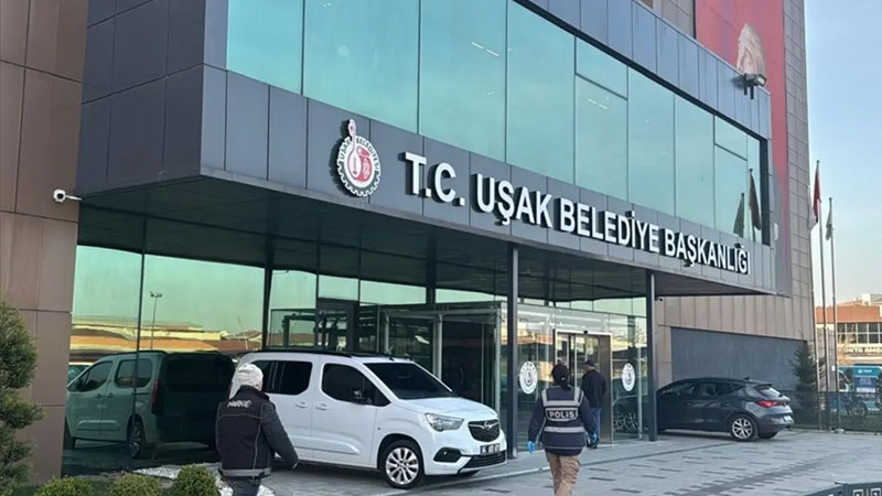 Uşak Belediyesi’ne ikinci dalga operasyon CHP'li Uşak Belediyesi'ne yönelik rüşvet soruşturması kapsamında düzenlenen ikinci dalga
