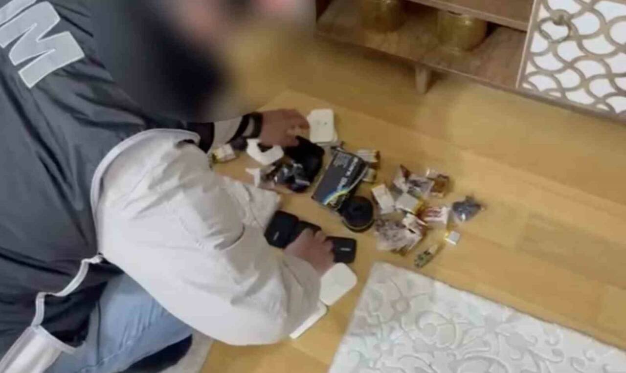 Ehliyet sınavında kopya ağı çökertildi 4 ehliyet sinavinda kopya agi cokertildi 808b699f52a2