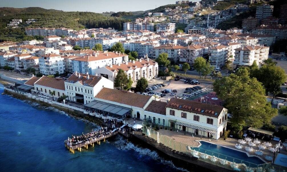 Bursa’nın Mudanya ilçesinde otel krizi! Başkan Dalgıç isyan etti: ’31 milyon alacaklıyız’ Mudanya Belediye Başkanı Deniz Dalgıç, Montania Otel'e ilişkin yıllar önce