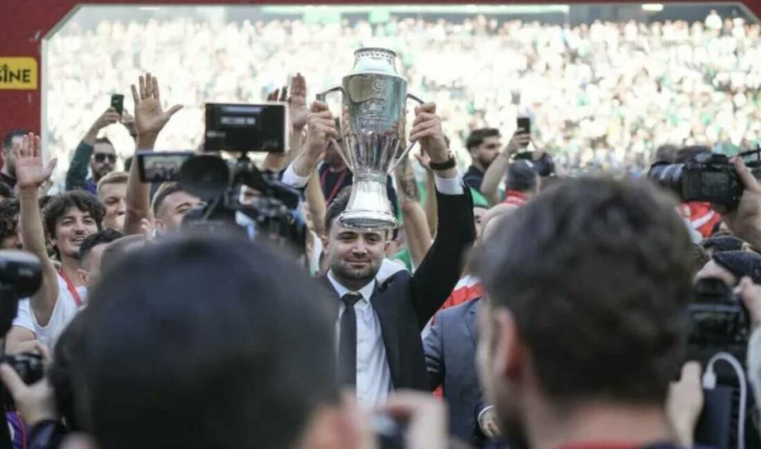 Bursaspor kupasını ne zaman alacak? İşte konuşulan tarih… Bursaspor'un, 26 Nisan Pazar günü stadyumda düzenlenecek organizasyonla kupasını alması