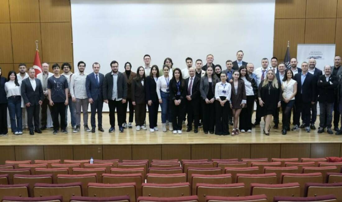 Mudanya Üniversitesi’nde ‘Bilişim’ zirvesi Mudanya Üniversitesi Fikir ve Teknoloji Kulübü tarafından bu yıl ikincisi