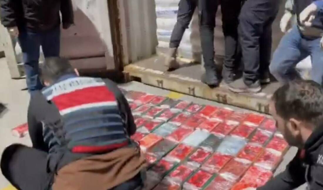 Bakan Gürlek açıkladı; 500 milyon liralık kokain ele geçirildi Adalet Bakanı Akın Gürlek, değeri 500 milyon lira olan 106