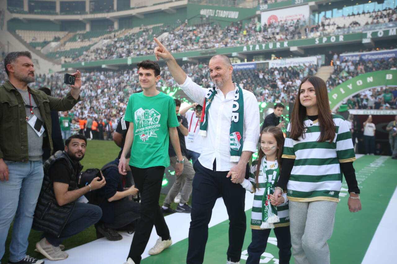 Şampiyon Bursaspor'un bir sezonu böyle geçti 4 emre0853