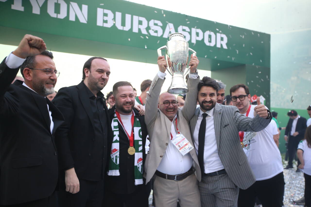 Şampiyon Bursaspor'un bir sezonu böyle geçti 3 emre1254