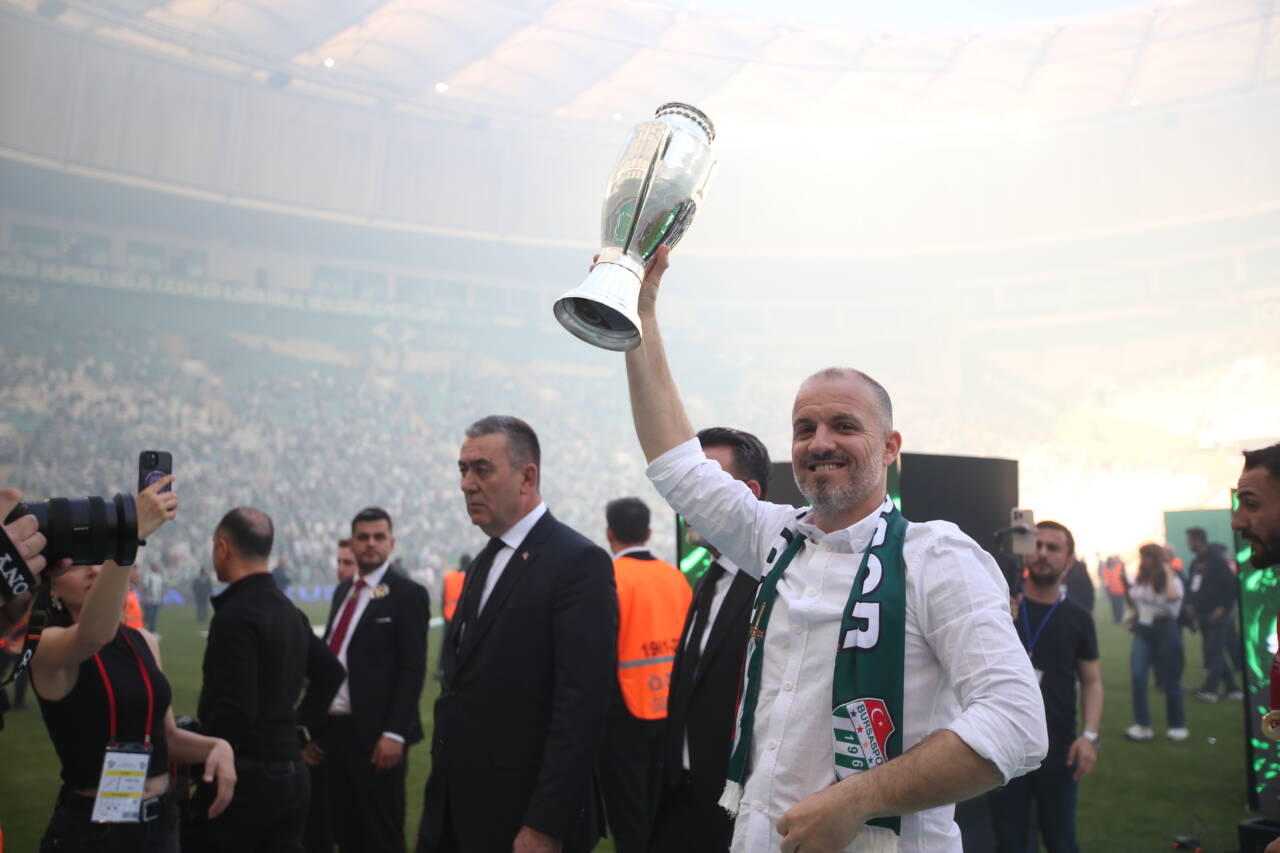 Şampiyon Bursaspor'un bir sezonu böyle geçti 5 emre1524