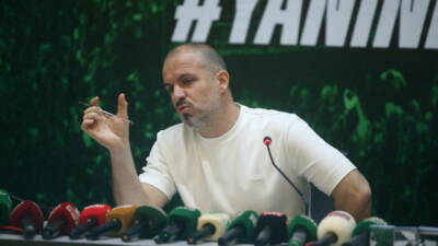 Bursaspor Teknik Direktörü Mustafa Er, transferde ilk etapta 4-5 yabancı