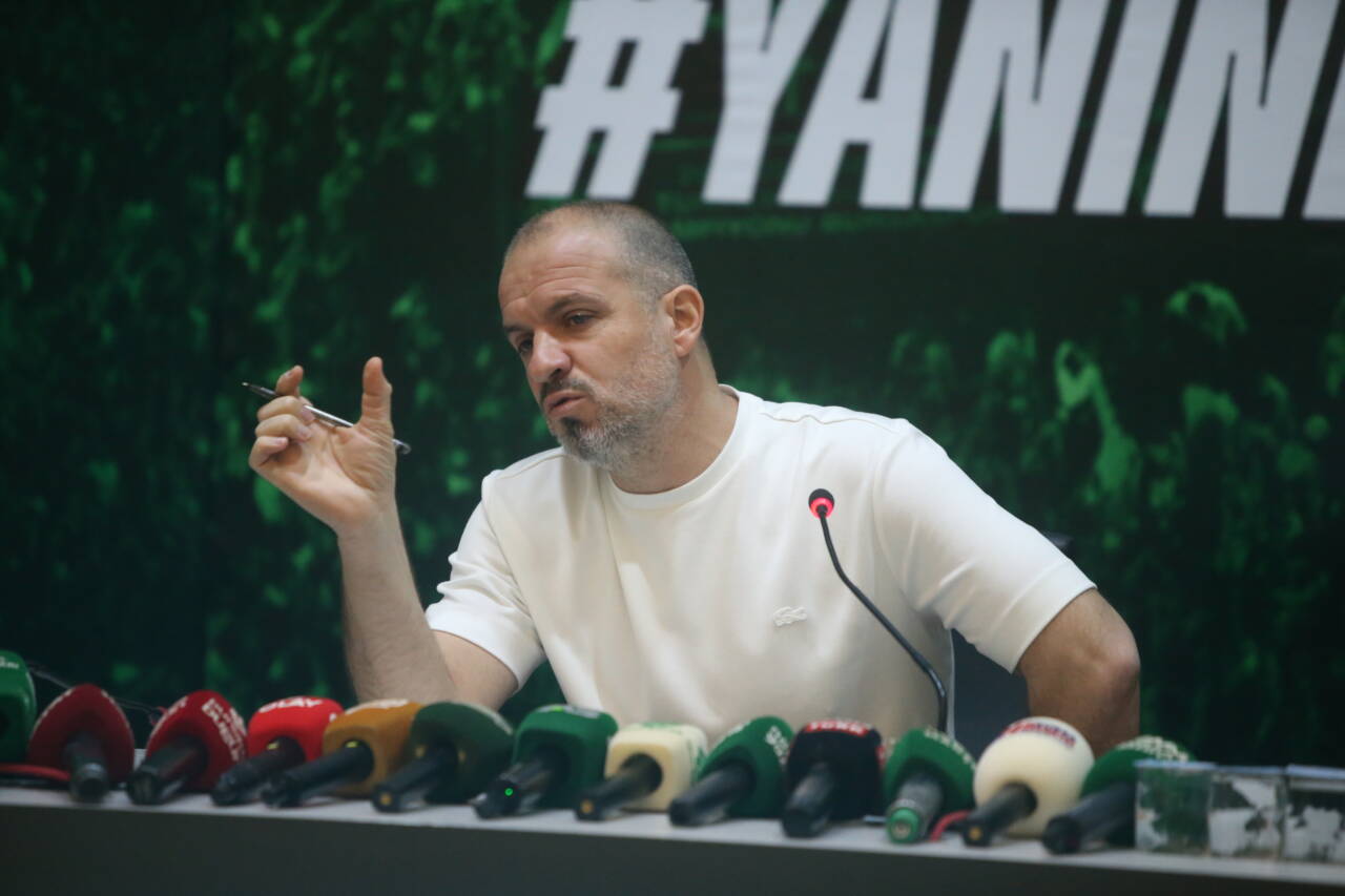 Bursaspor'un hocası Mustafa Er'den önemli transfer ve 1.Lig mesajları 6 emre1632