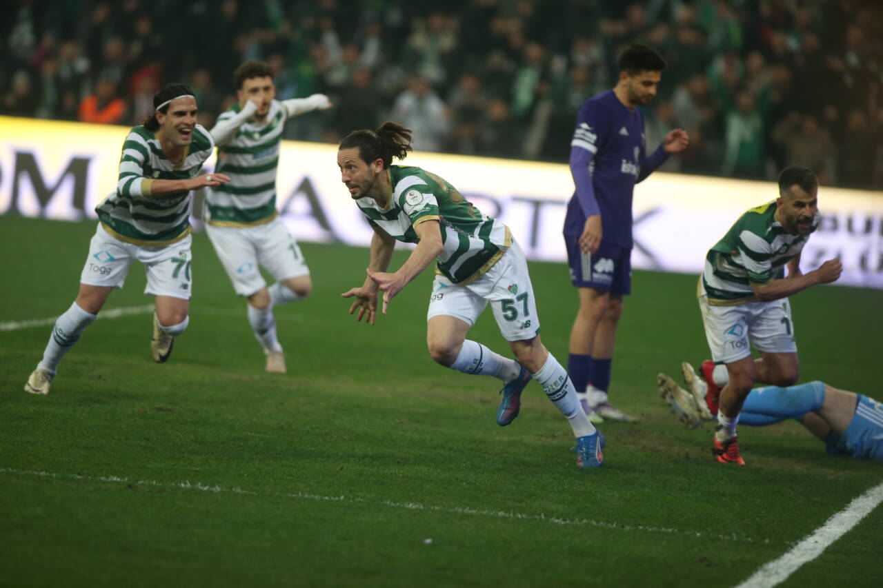 Bursaspor'un Eskişehir'de şov zamanı! İşte şampiyonluk ihtimalleri... 3 emre3914