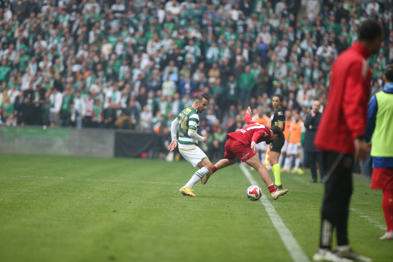 Bursaspor'dan süper galibiyet! Bursa'da muhteşem şampiyonluk provası 53 emre5473