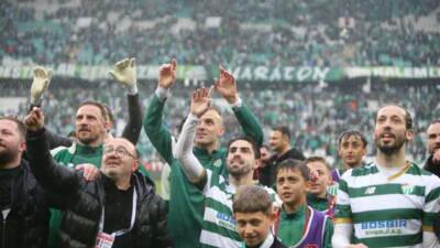 Lider Bursaspor, şampiyonluk için artık günleri saymaya başladı... Son viraja