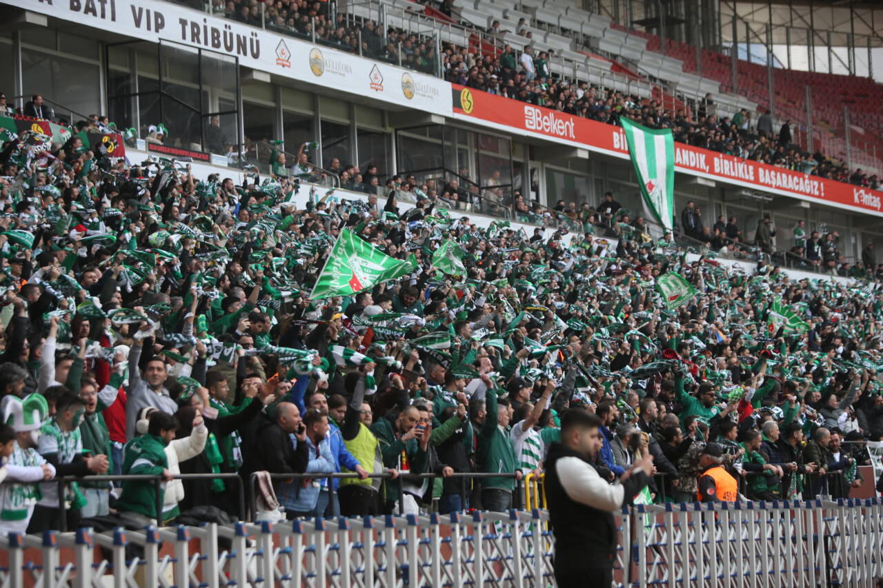 Bursaspor gümbür gümbür geliyor! Bu coşkuyu 6 gün sonra tekrarlamaya hazır mısınız? 2 emre6490 1
