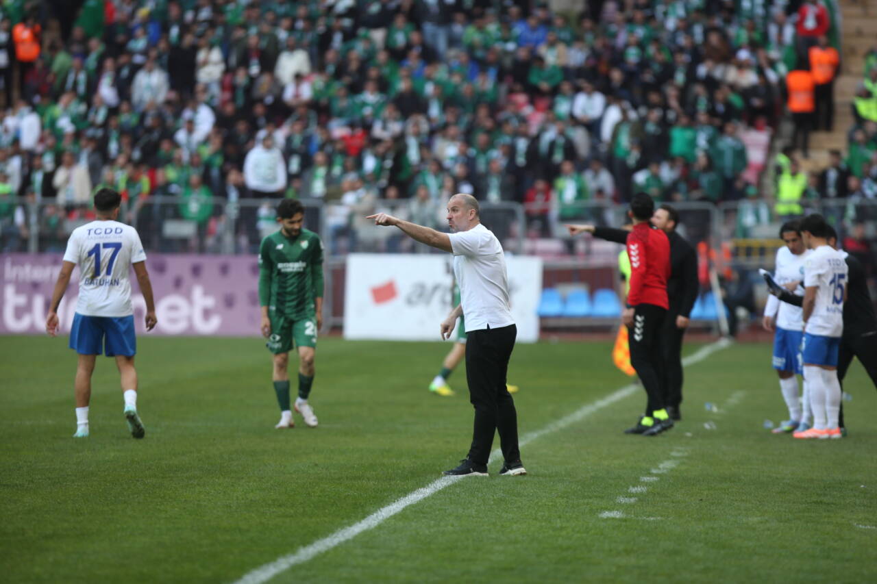 Bursaspor'un hocası Mustafa Er'den sıcağı sıcağına şampiyonluk sözleri 3 emre6752