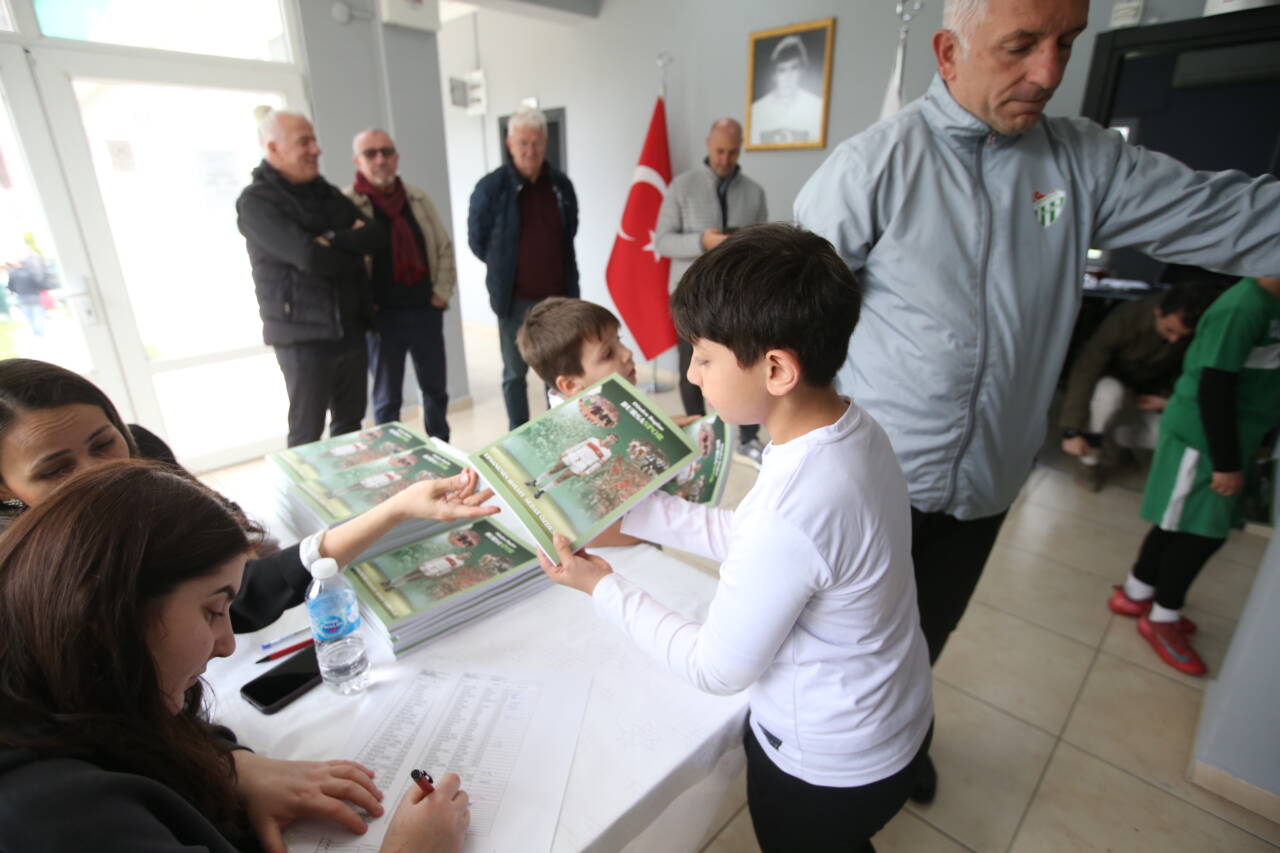 Bursaspor'un efsane isminden gençlere altın öğütler 5 emre7025