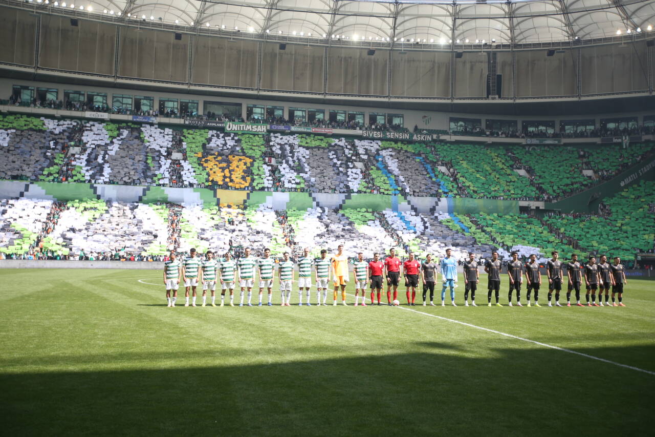 Bursaspor'un şampiyonluk maçından akılda kalanlar 2 emre7287