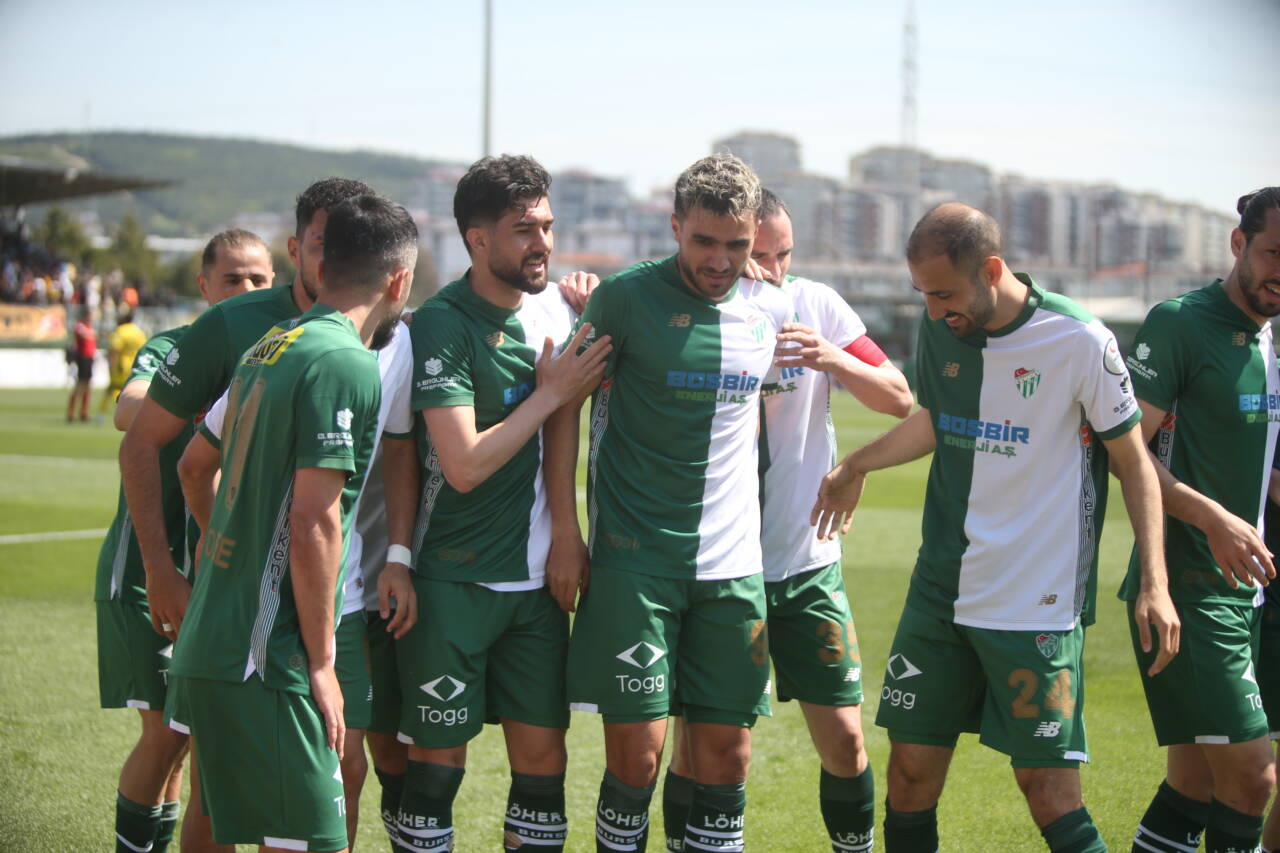Şampiyon Bursaspor'dan 2.Lig'e süper veda! Aliağa'ya gol yağmuru... 27 emre8735
