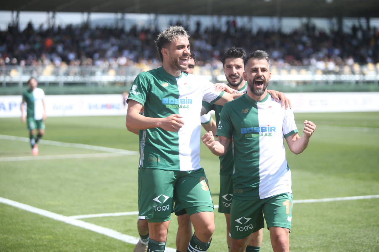 Bursaspor'un yaşattığı bu rüya hiç bitmesin! 2 emre8781