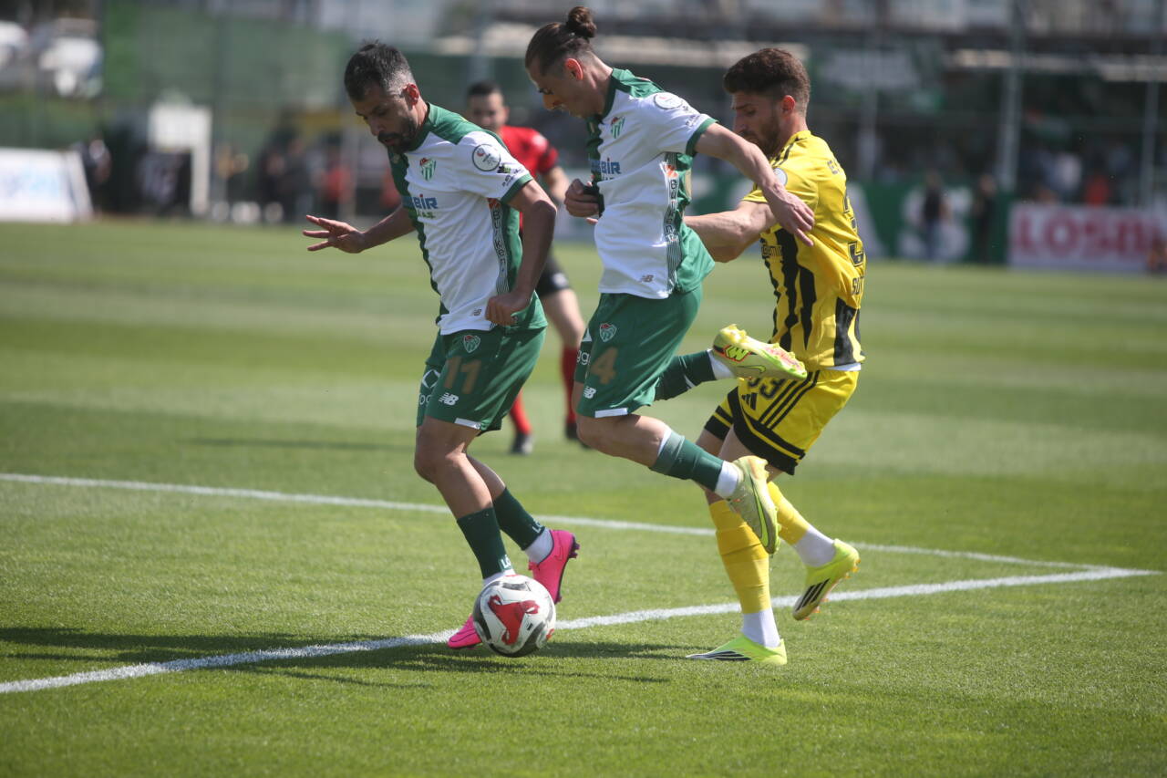 Bursaspor'dan bir ilk daha! Türkiye'de geçen olmadı... 3 emre8854
