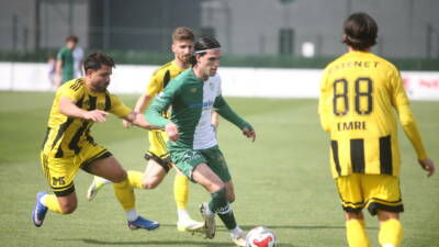Bursaspor'un 80 puanla şampiyon olarak 1.Lig'e yükseldiği 2.Lig Kırmızı Grup'ta