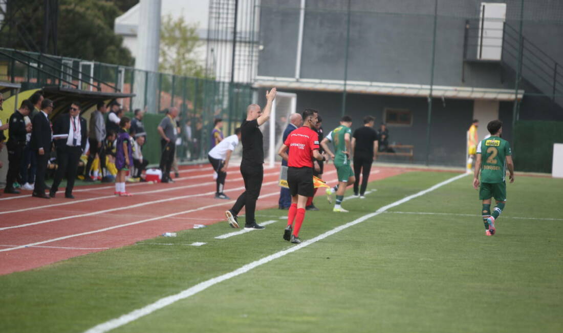 Bursaspor’un hocası Mustafa Er’den 1.Lig kadrosuyla ilgili önemli ipuçları Aliağa'da hak ettikleri şampiyonluğa net bir imza attıklarını ifade eden