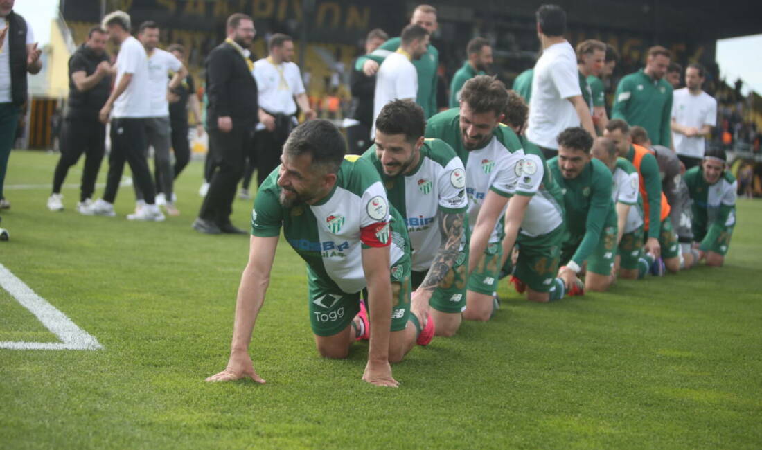 Bursaspor’un yaşattığı bu rüya hiç bitmesin! Şampiyon Bursaspor, 2.Lig'e Aliağa karşısında 5-0'lık galibiyetle veda etti. Olay