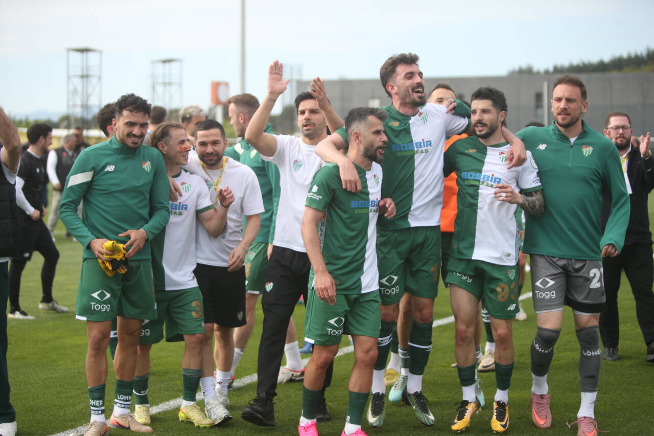 Darısı 1.Lig şampiyonluğuna 2 emre9263