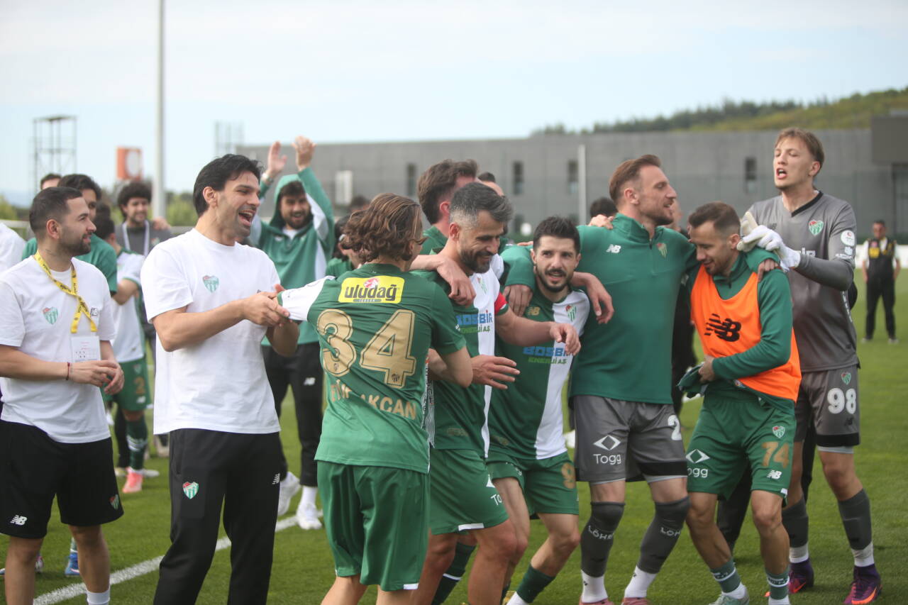 Bursaspor'un yaşattığı bu rüya hiç bitmesin! 1 emre9265