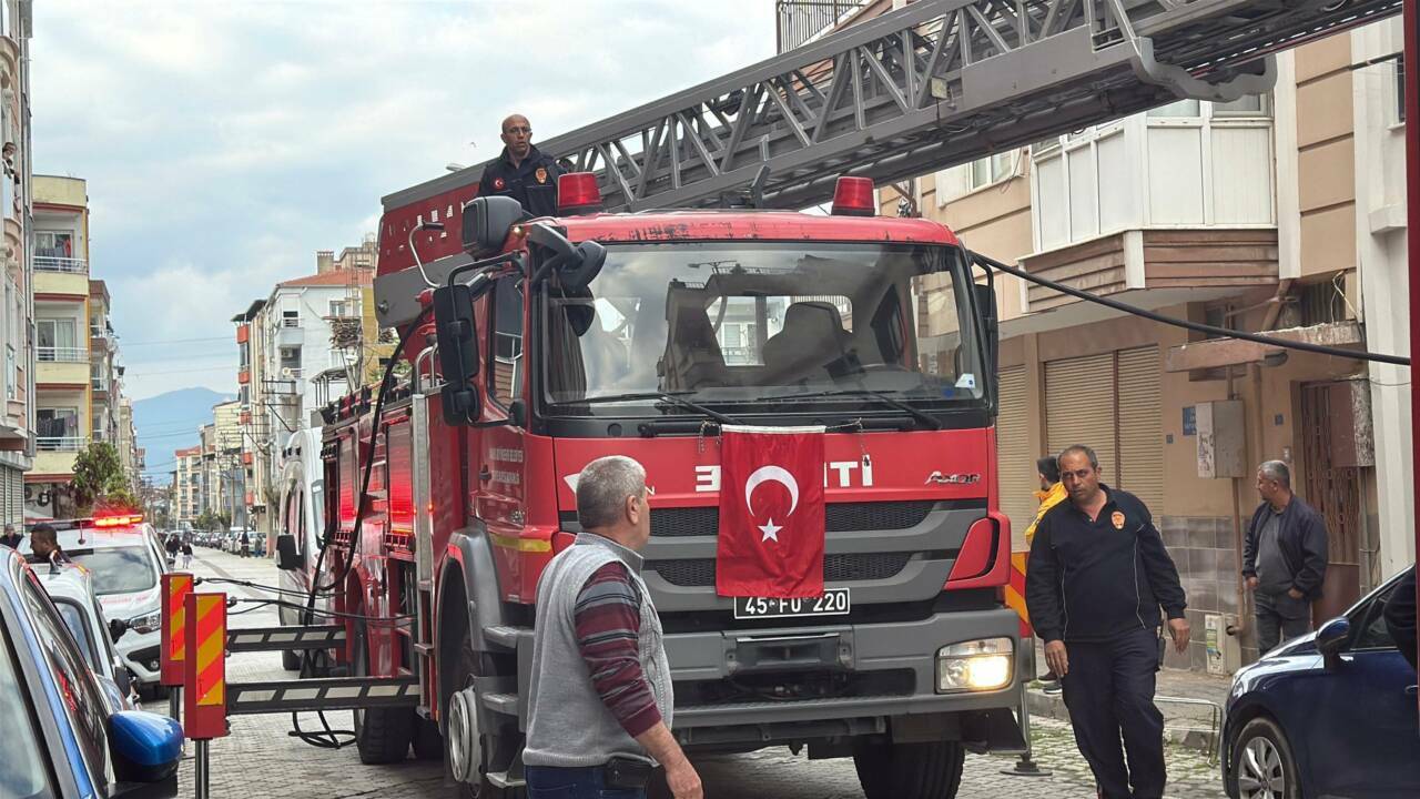 Evini ateşe verdi, kaldırıldığı hastanede öldü 3 evini atese verdi kaldirildigi hastanede oldu 36b281ce5079